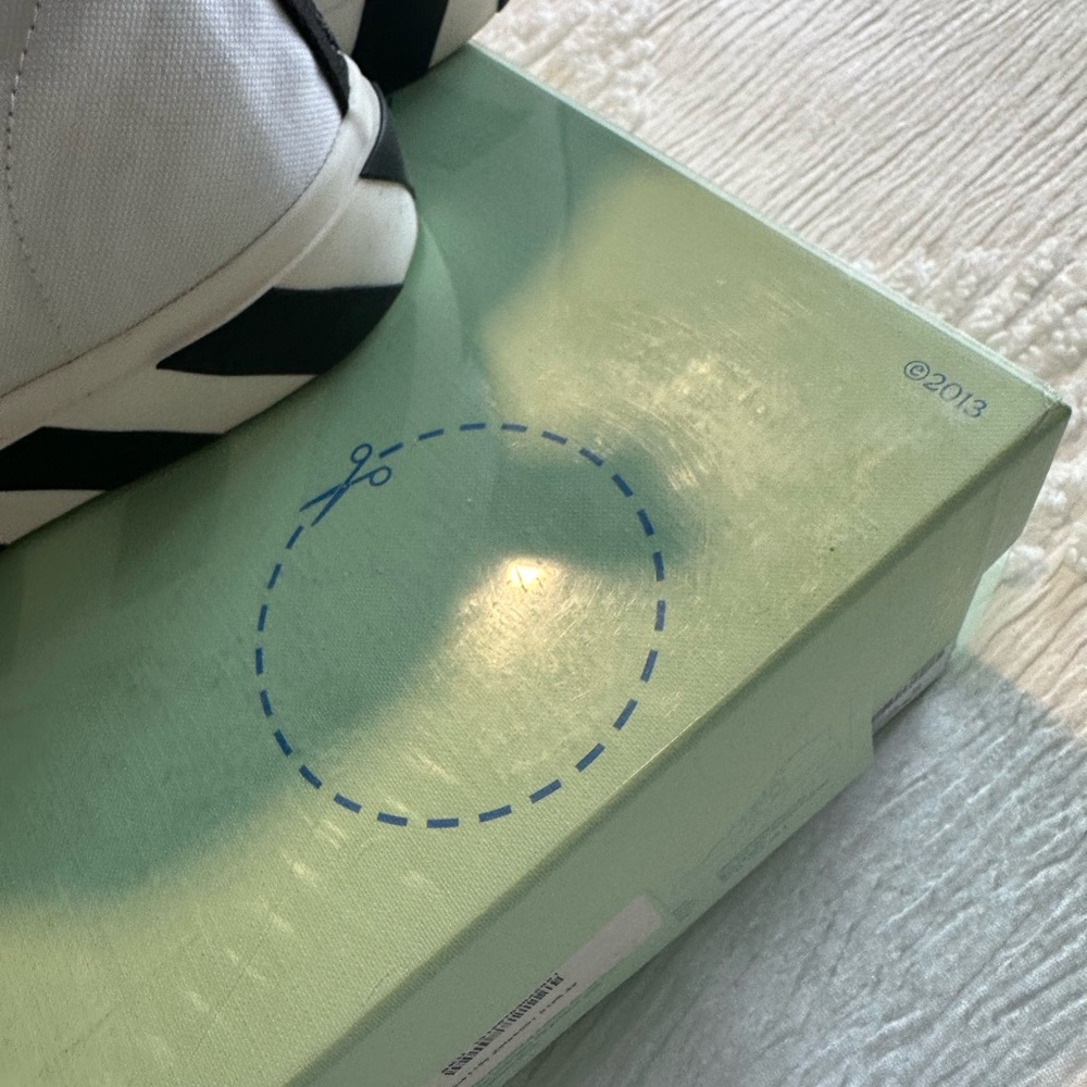 Off-White Red and White Sneakers - Picture 11 of 15